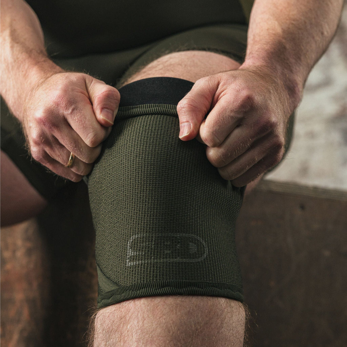 Resolve Powerlifting Knee Sleeves